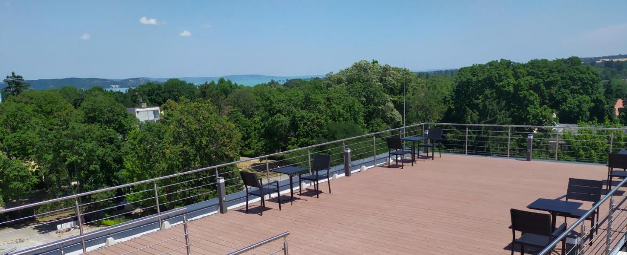Pauzo Balaton Aparthotel Balatonföldvár Екстериор снимка