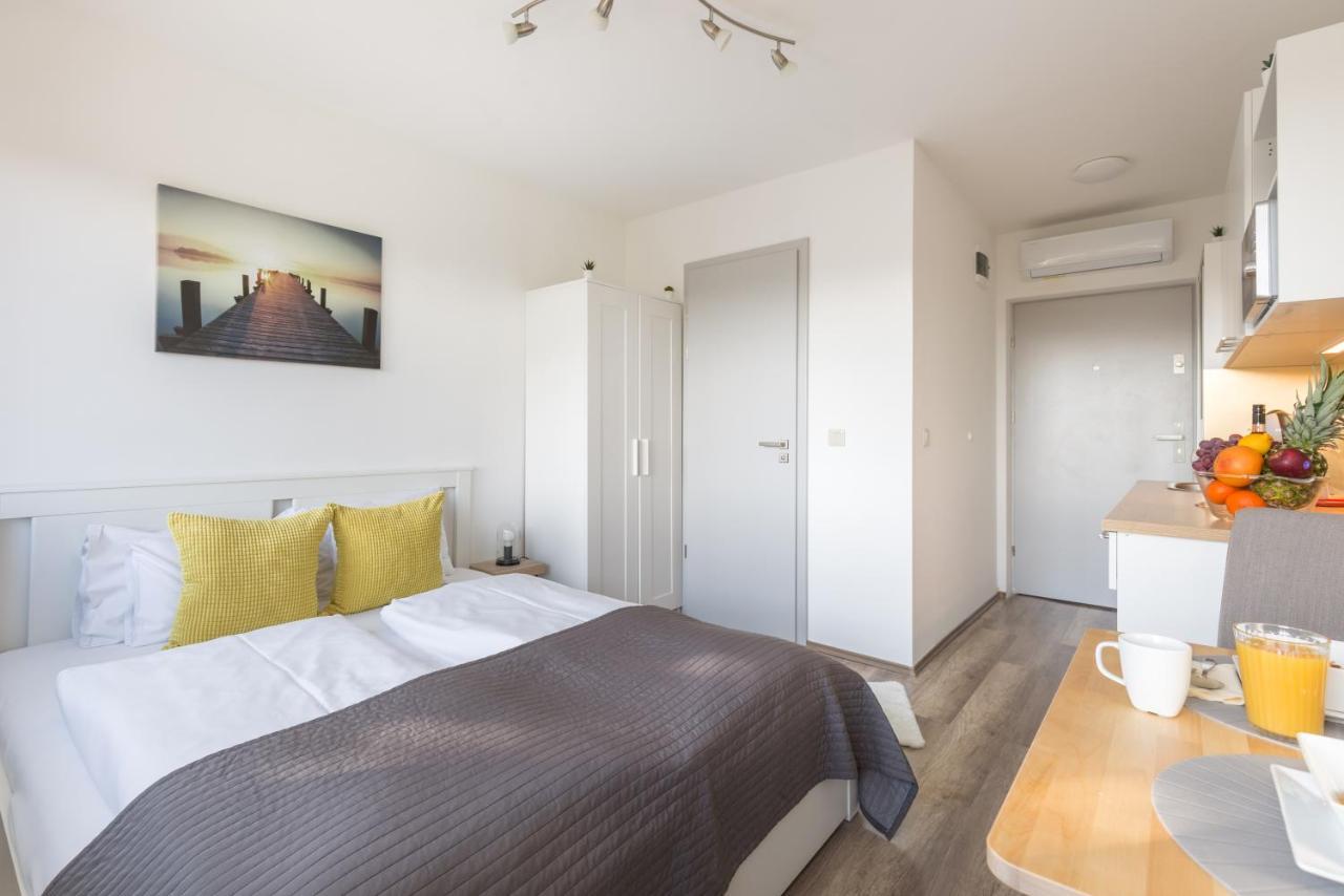 Pauzo Balaton Aparthotel Balatonföldvár Екстериор снимка