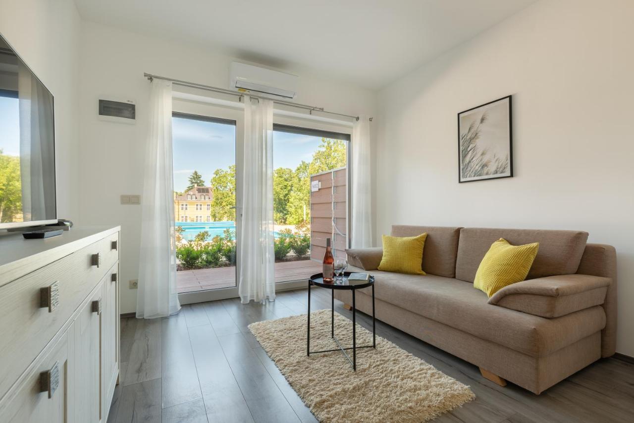 Pauzo Balaton Aparthotel Balatonföldvár Екстериор снимка