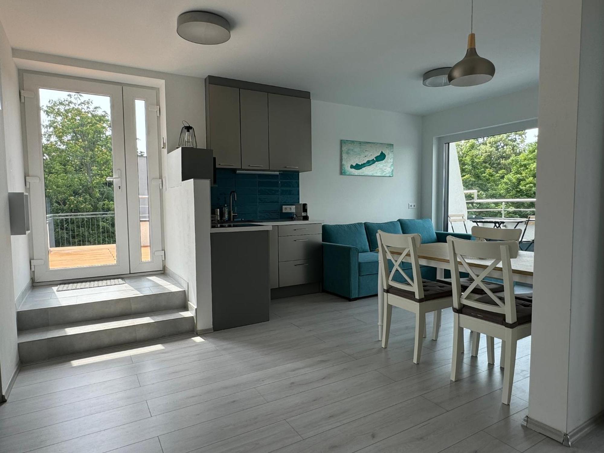 Pauzo Balaton Aparthotel Balatonföldvár Екстериор снимка