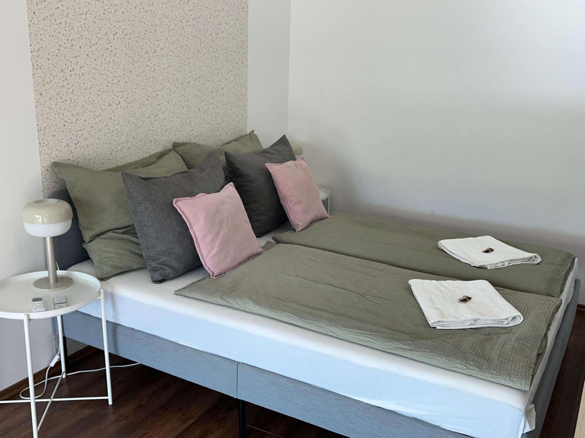 Pauzo Balaton Aparthotel Balatonföldvár Екстериор снимка